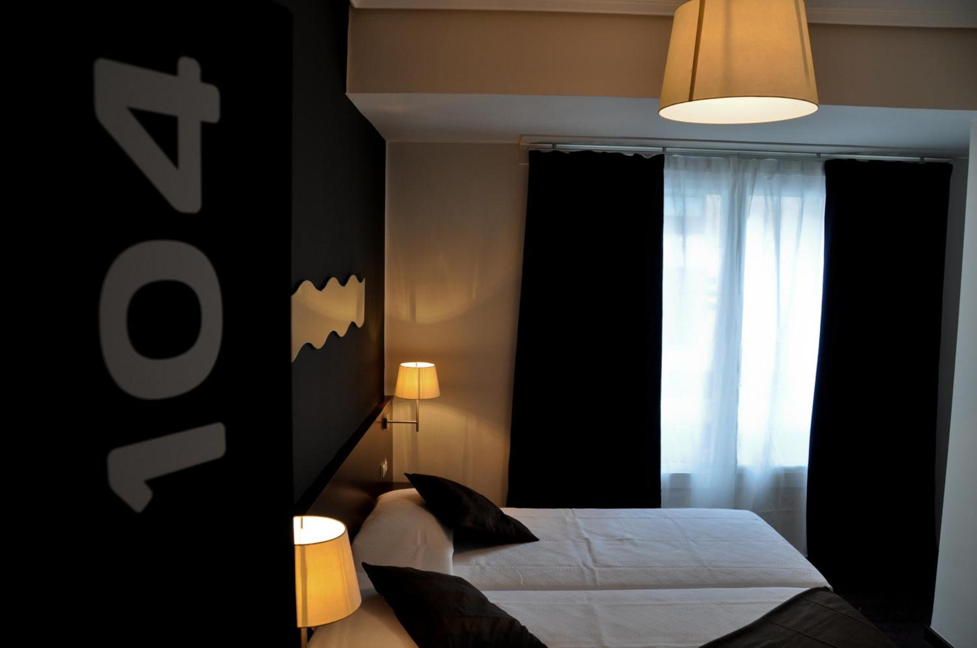 אורנסה Hostal La Rotonda מראה חיצוני תמונה