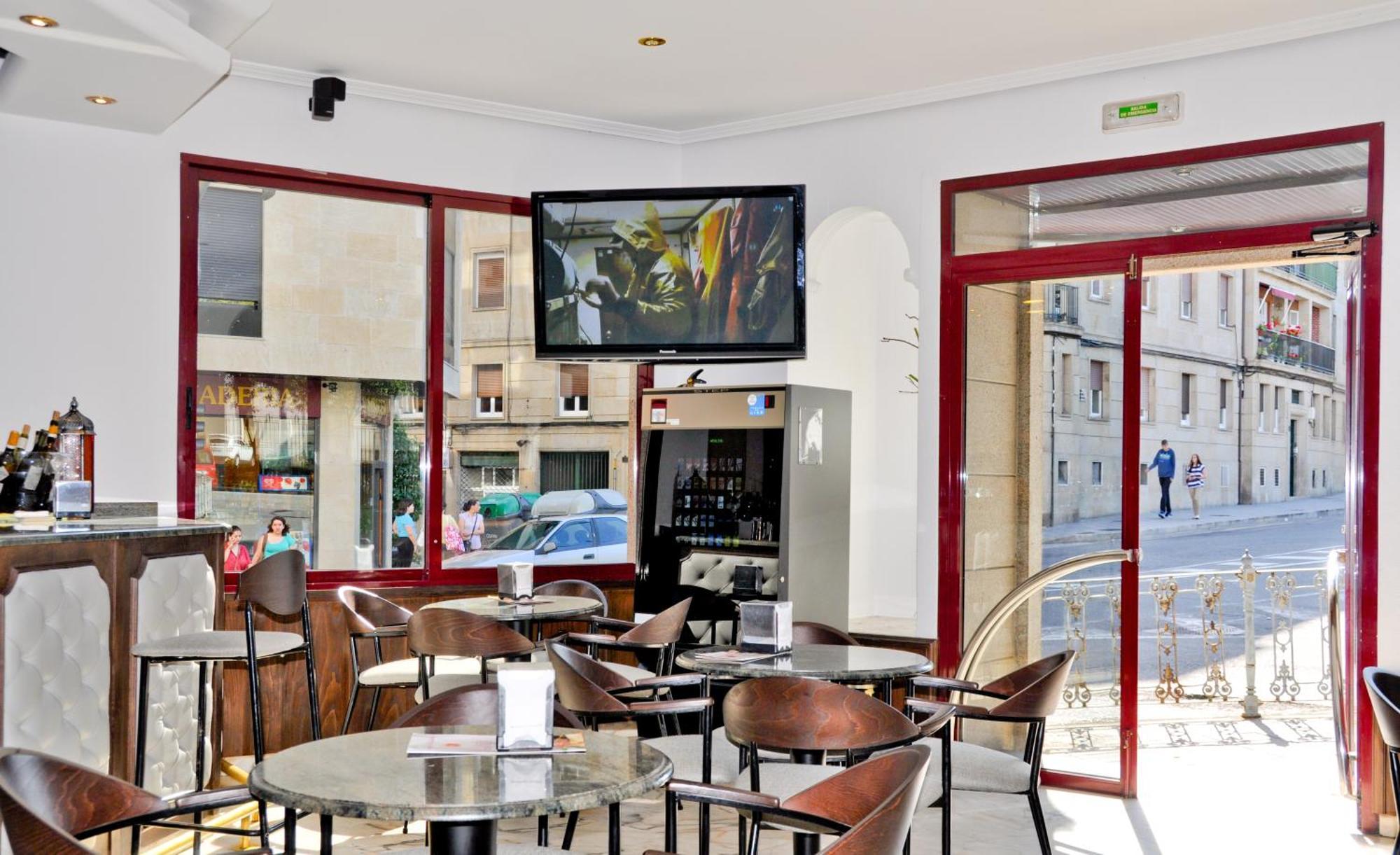 אורנסה Hostal La Rotonda מראה חיצוני תמונה