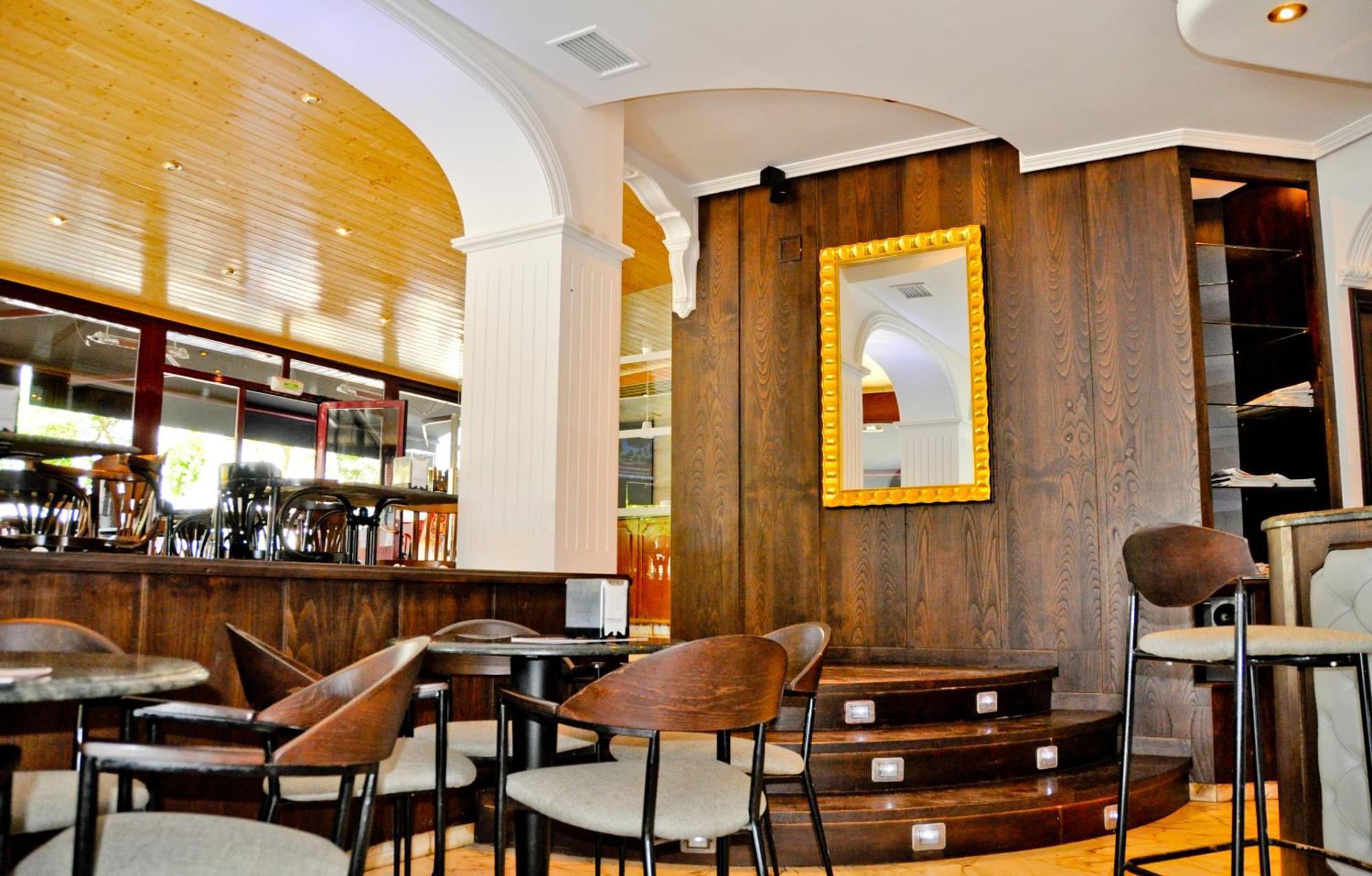 אורנסה Hostal La Rotonda מראה חיצוני תמונה