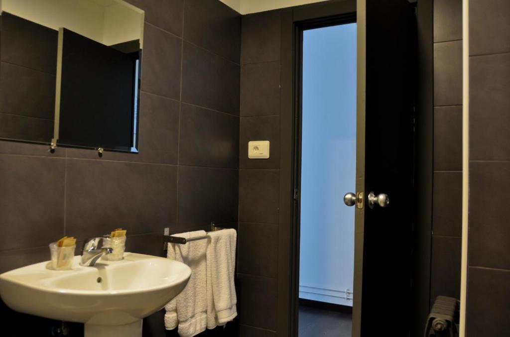 אורנסה Hostal La Rotonda חדר תמונה