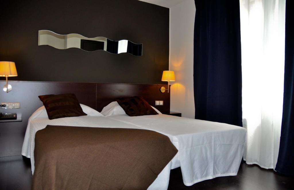 אורנסה Hostal La Rotonda חדר תמונה
