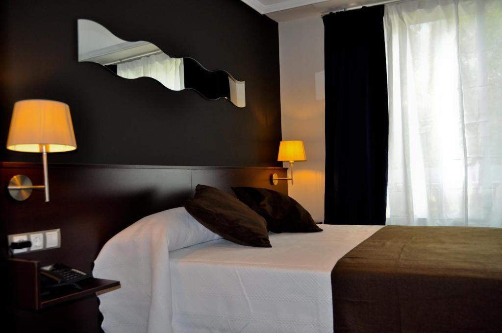 אורנסה Hostal La Rotonda חדר תמונה