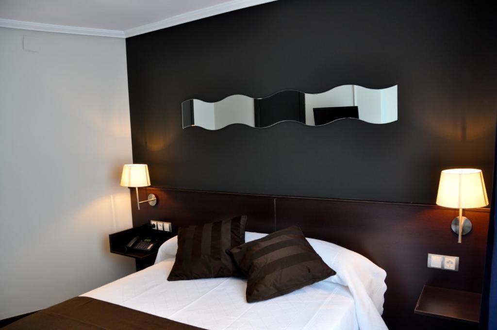 אורנסה Hostal La Rotonda חדר תמונה